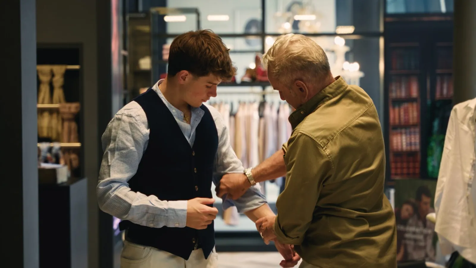 Prova abiti nello store di Luis Trenker